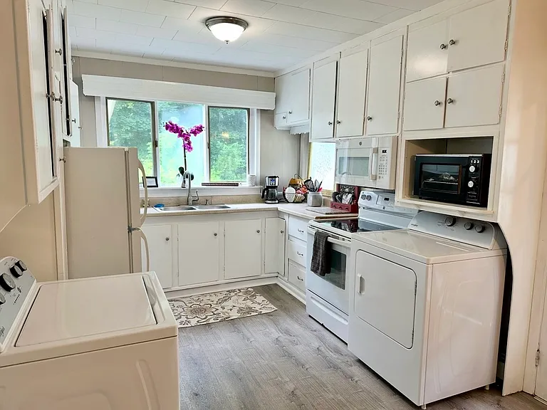 417 Church St #1 — Photo 4