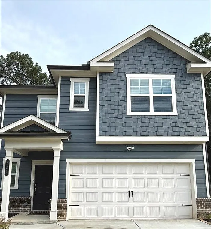 5 bed, 2.5 bath, 2315 sqft, $2,400 — Photo 1