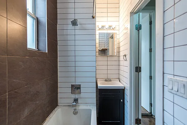 Rented by Nooklyn NYC LLC | media 28