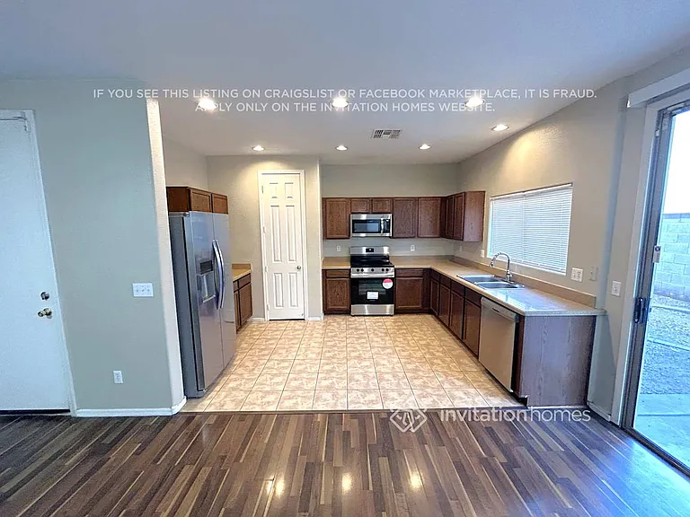 6446 W Valencia Dr — Photo 5