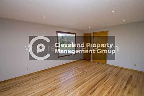 2nd image of 20551 Lake Shore Blvd