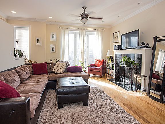 2nd image of 2642 W Cortez St Unit 2