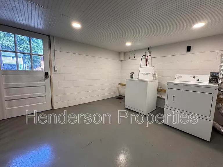 642 E Broad St #A-1 — Photo 13