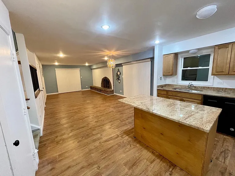 1025 Park Crest Dr — Photo 10