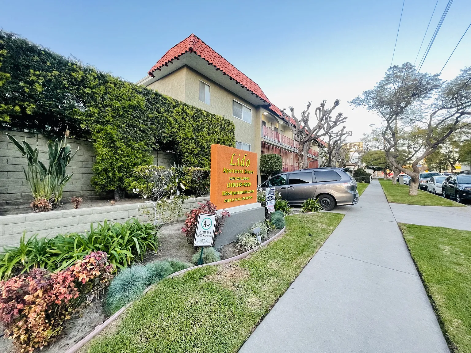 Lido Apartments - 10535 Rose Ave — Photo 2