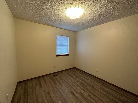 5th image of 514 W J St APT C