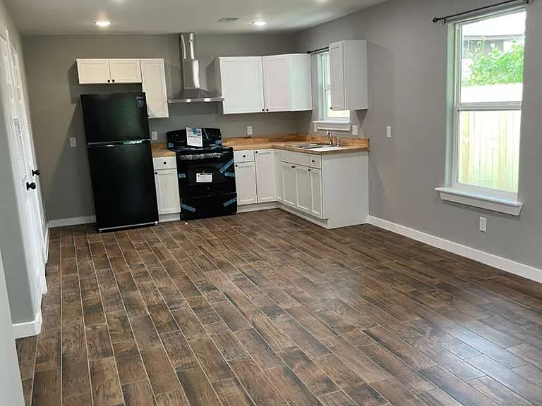 4312 Armour Ave #B — Photo 3