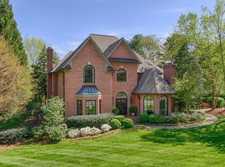 12312 N Fox Den Dr, Knoxville, TN 37934