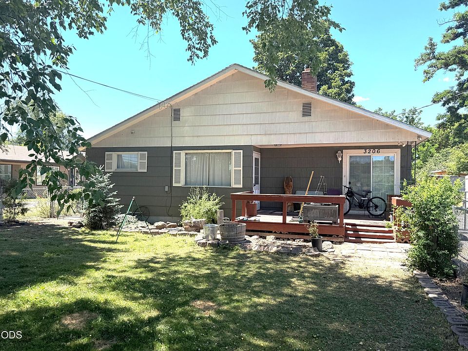 1st image of 3206 Summers Ln