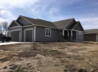 4931 Bramblewood Dr, Manhattan, KS 66503
