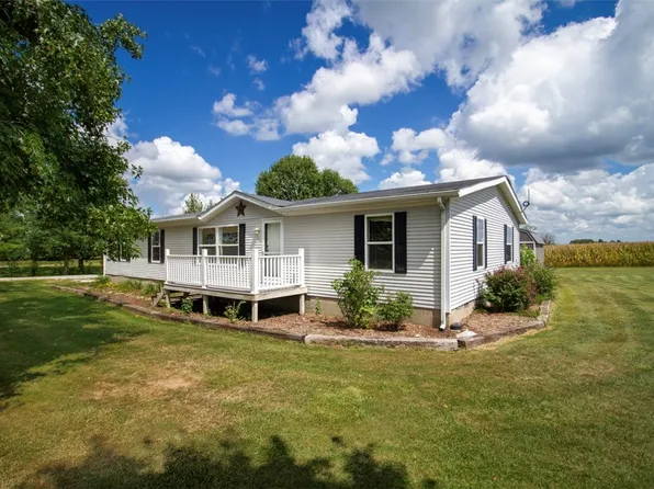 8474 N 1000th St, Newton, IL 62448