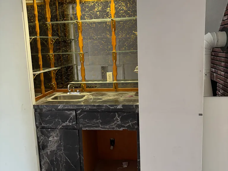 Mini wet bar