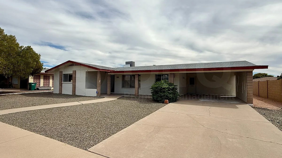 2 bed, 1.0 bath, 1480 sqft, $2,100 — Photo 1