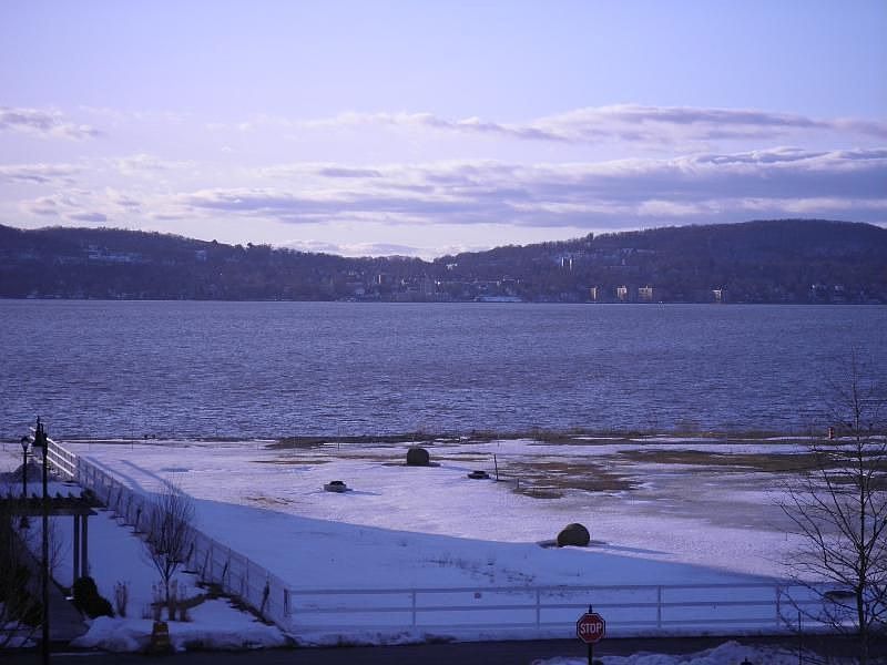 1st image of 6 Orchard Dr