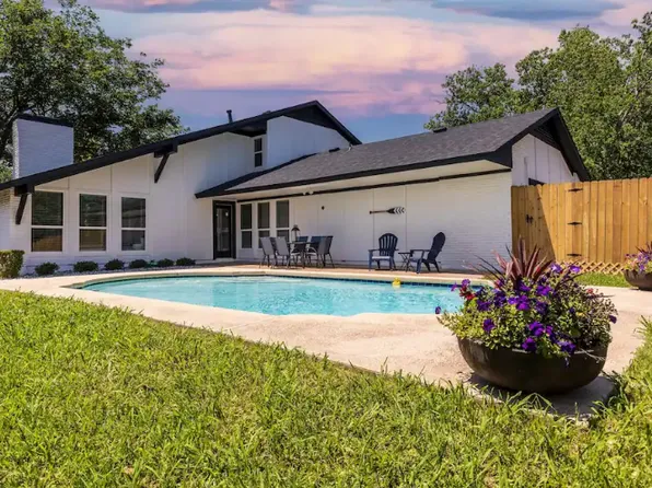 3829 Twin Falls St, Irving, TX 75062