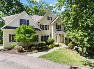 1740 Royal Saint George Ct, Lake Geneva, WI 53147