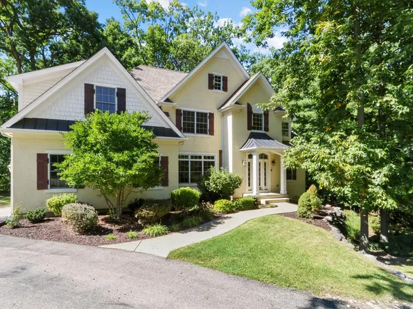 1740 Royal St George COURT, Lake Geneva, WI 53147