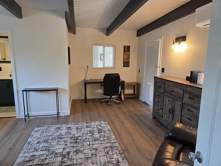 6221 Columbus Ave — Photo 3