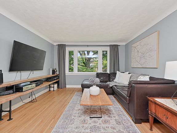 5th image of 140 Begonia Ave