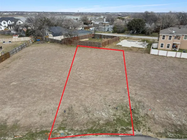 7614 W Shore Dr, The Colony, TX 75056