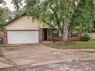 111 E J St, Jenks, OK 74037