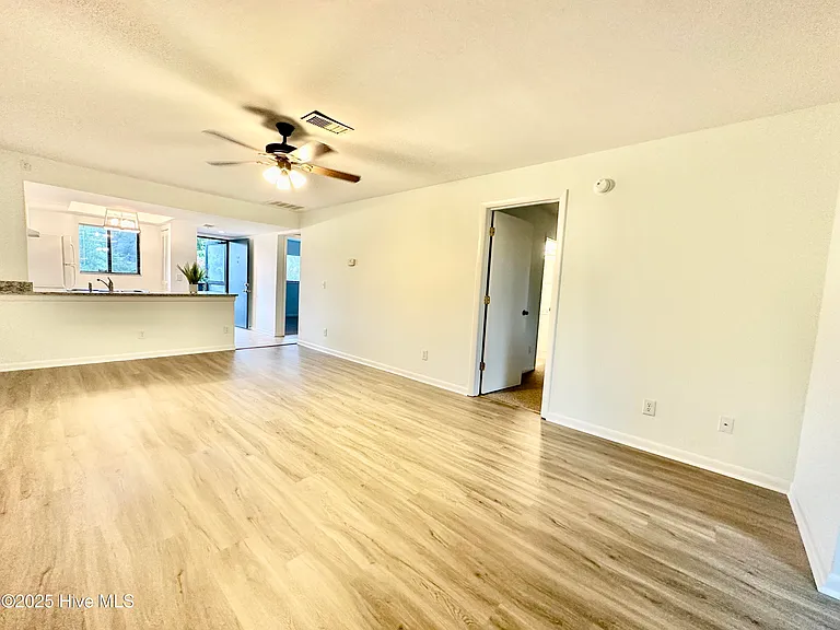 4451 Holly Tree Rd — Photo 10