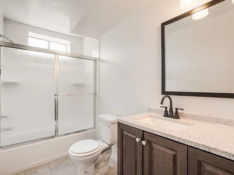 4070 Redwood Ave — Photo 10