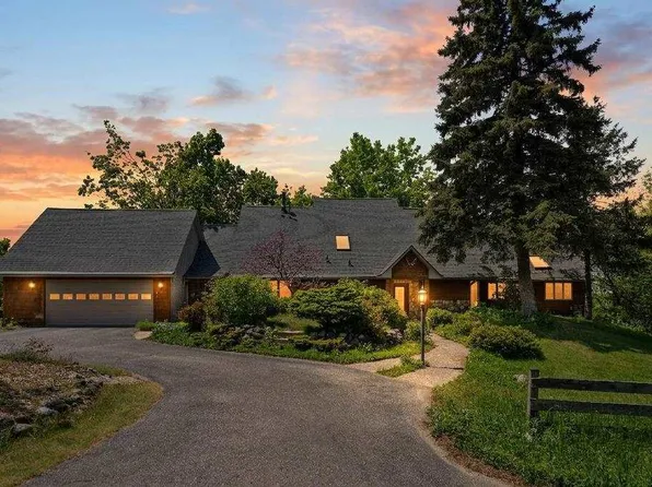 770 Wildwood Ridge Trl, Boyne City, MI 49712
