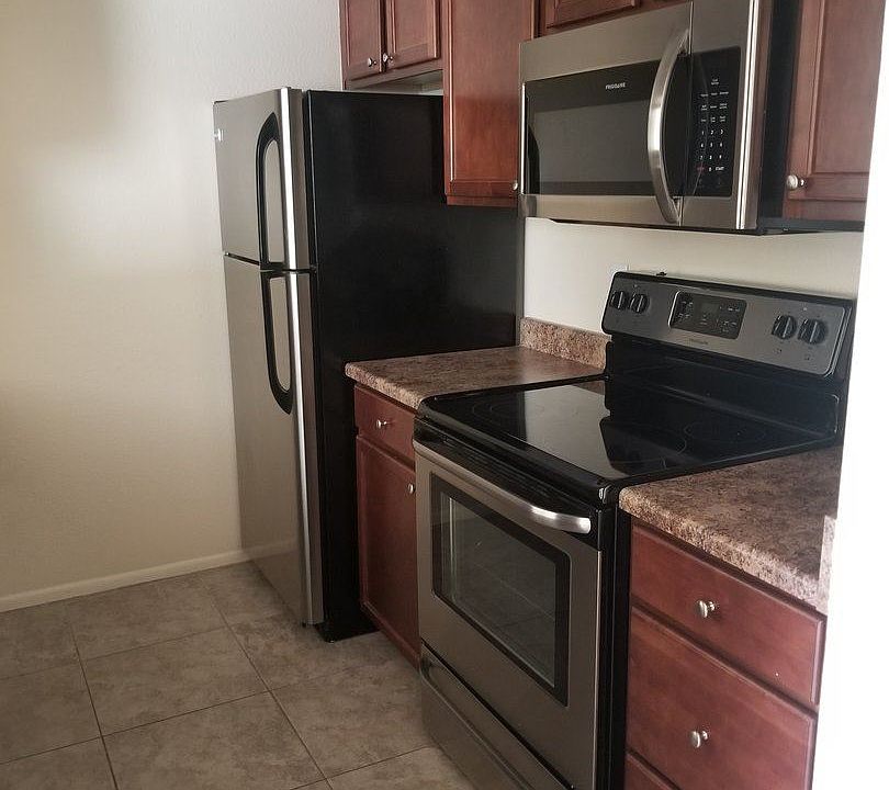 1st image of 39 W Medlock Dr APT 07
