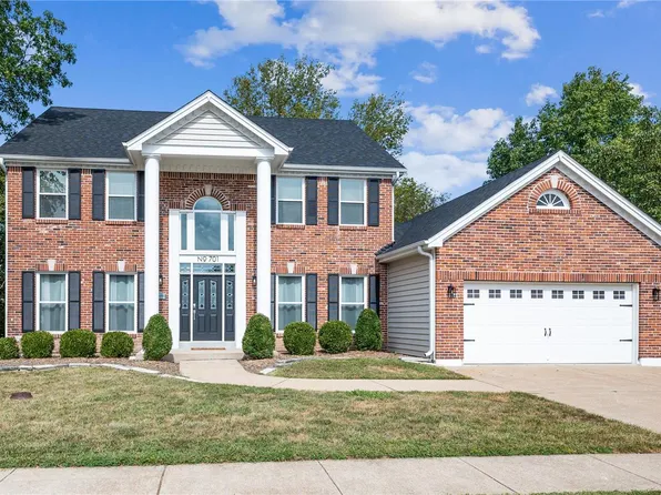 701 Arbor Ridge Ct, Ballwin, MO 63021