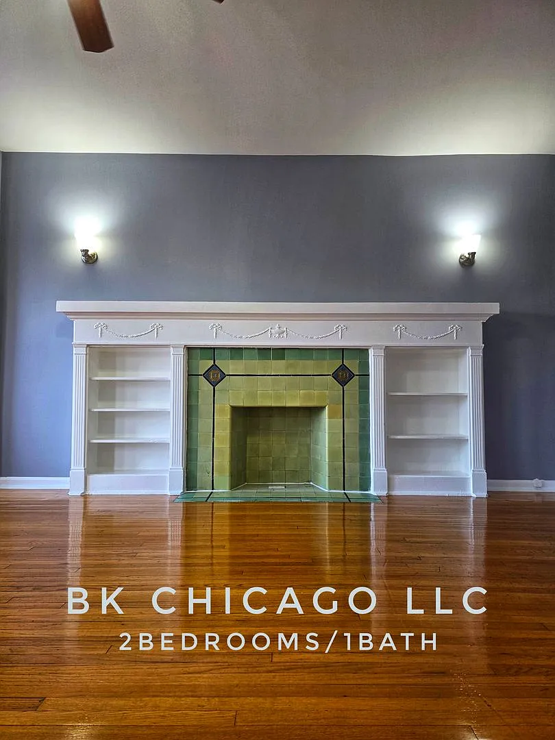 Building Photo - 7927 S Essex Ave