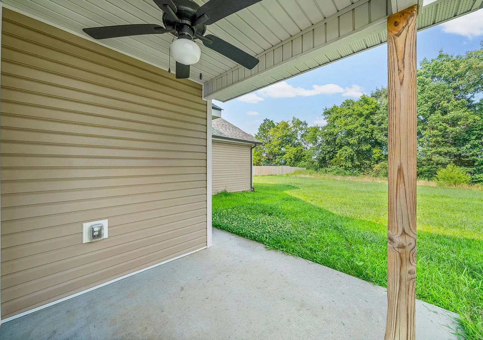 1493 Fredrick Dr — Photo 3