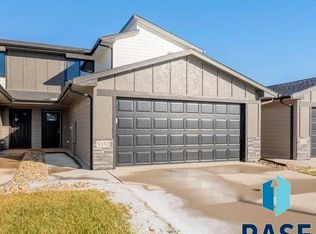 1332 N Kenley Pl, Tea, SD 57064