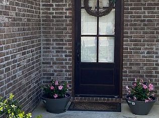 36 Riviera Dr, Hattiesburg, MS 39402