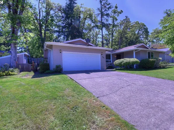 443 S 68th Pl, Springfield, OR 97478