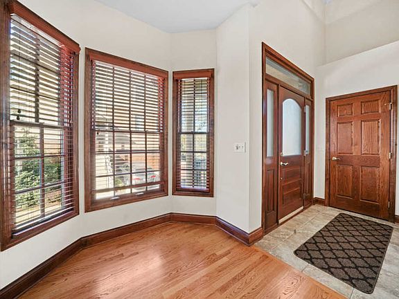 5th image of 13 Illinois Ave #0