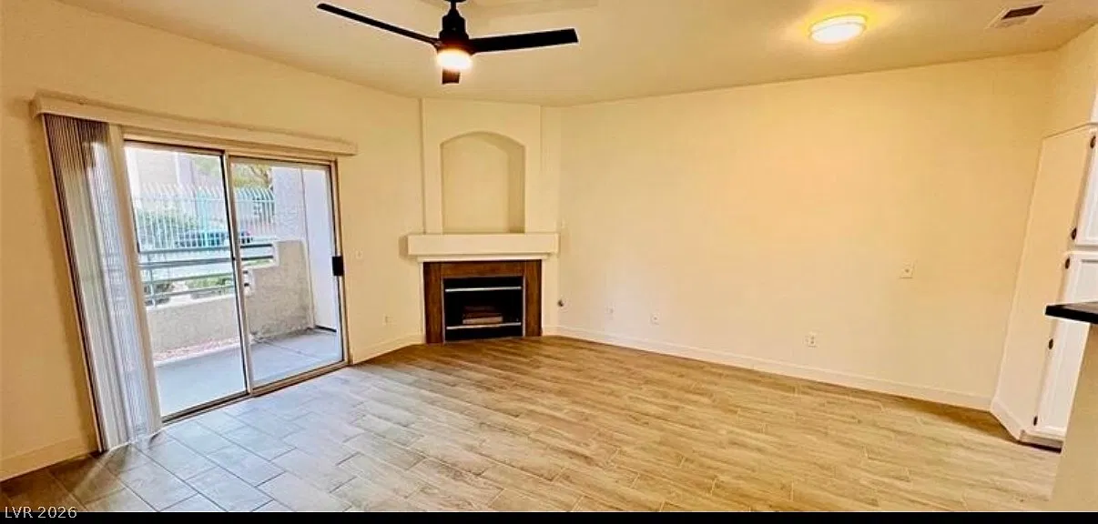 2 bed, 2.0 bath, 1006 sqft, $1,895 — Photo 3