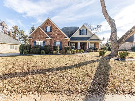 2nd image of 302 Taylor Elaine Dr