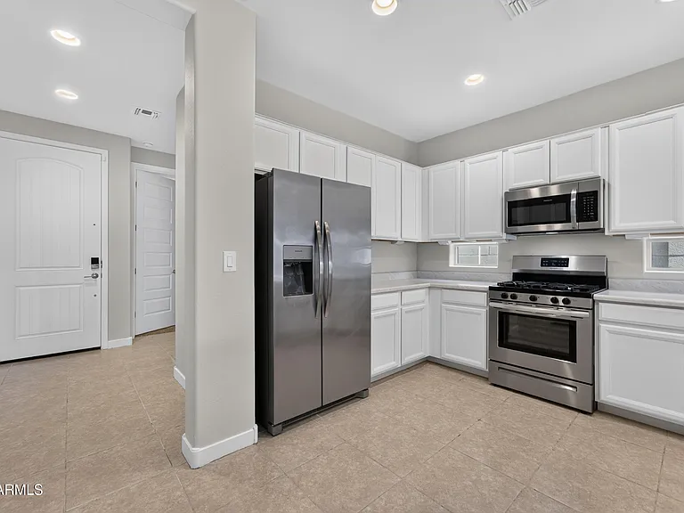 3737 S 64th Ln — Photo 8