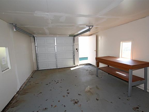 5th image of 1521 Darst Ave