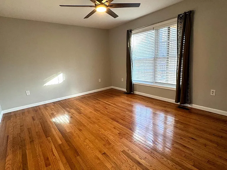 14780 Jordan Ln — Photo 7