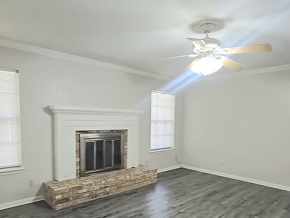 3rd image of 420 Top Hill Dr
