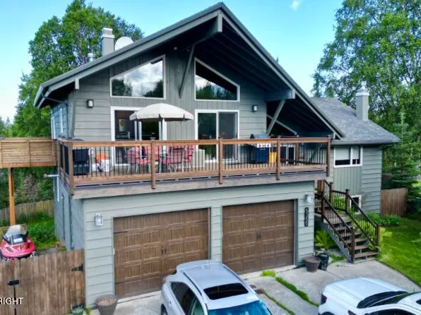 5350 Tudortop Cir, Anchorage, AK 99507