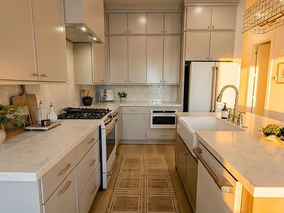 5th image of 2171 E Rising Wolf Ln S #24