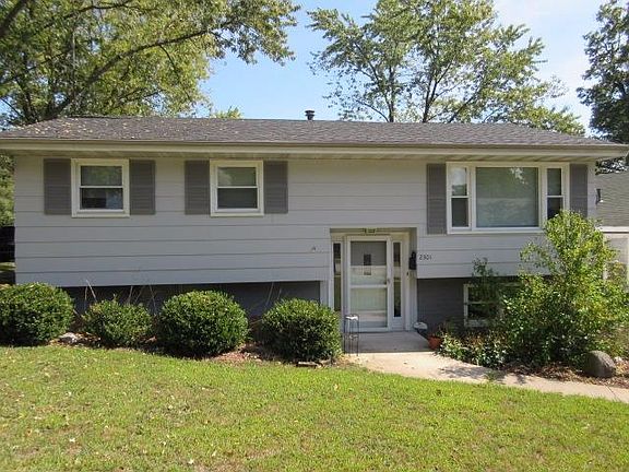 5th image of 2301 Vanderburg St