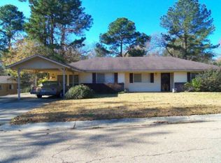 361 Queen Catherine Ln, Jackson, MS 39209