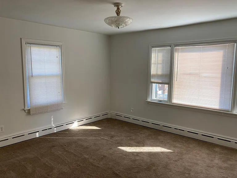 560 Seip Ave — Photo 14