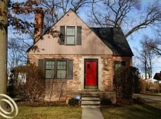 214 W Cambourne St, Ferndale, MI 48220