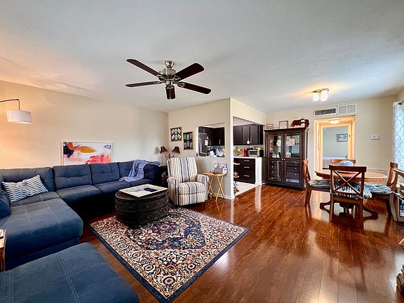2nd image of 209 Coventry I