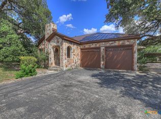 1339 E Kingsbury St, Seguin, TX 78155